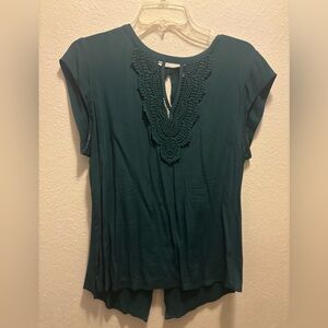 Daniel Rainn Forest Green Crochet Key Hole Cap Sleeve Blouse